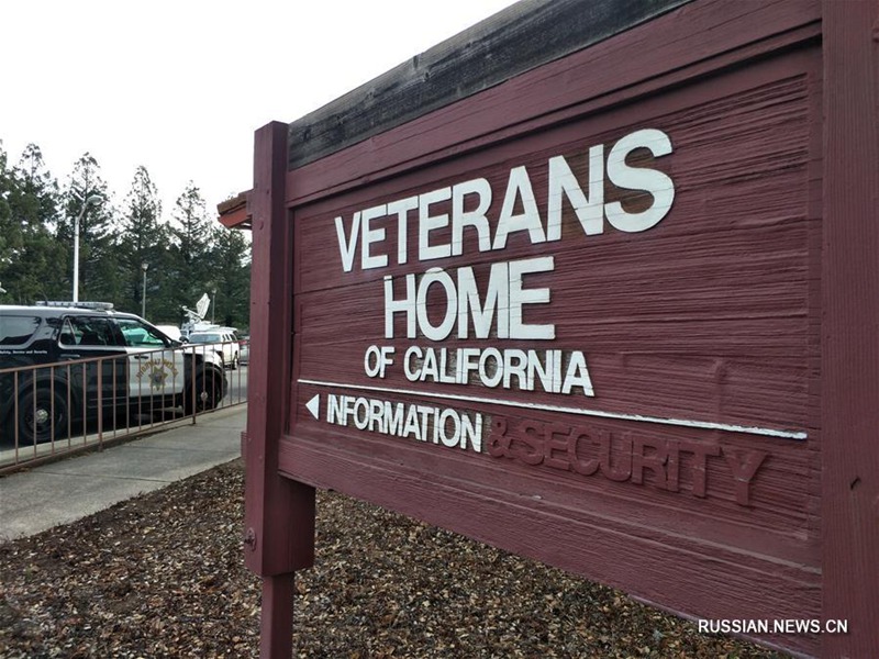 В доме ветеранов в американском штате Калифорния неизвестный взял трех человек в заложники