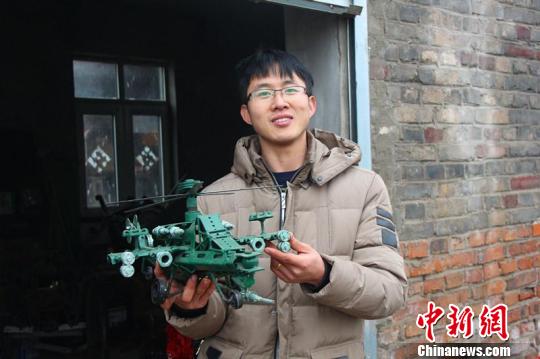 Китаец превращает металлолом в произведения искусства