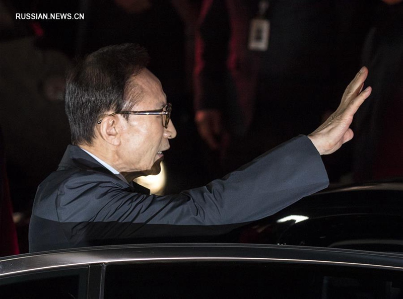 Южнокорейский суд выдал ордер на арест Ли Мен Бака