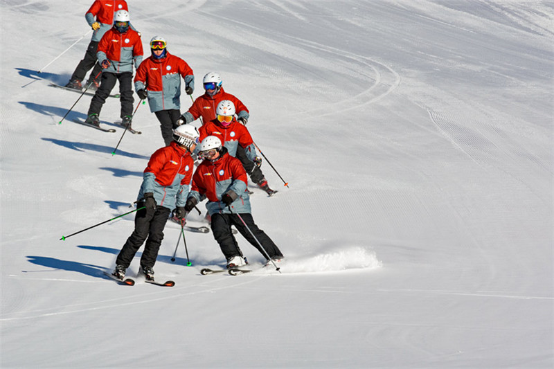 В Яньцине жители села создали лыжную команду 