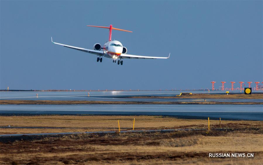 Китайский пассажирский самолет ARJ21-700 завершил испытательные полеты при сильном боковом ветре