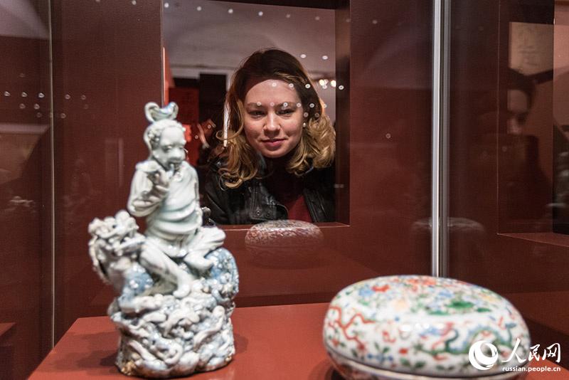 Выставка «Династия Мин: сияние учености» открылась в Музеях Московского Кремля