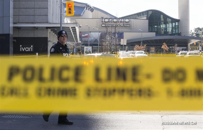 Число жертв наезда автофургона на пешеходов в Торонто возросло до 10 