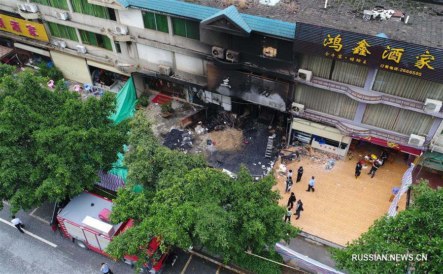 18 человек погибли, пятеро пострадали при пожаре в караоке-баре на юге Китая