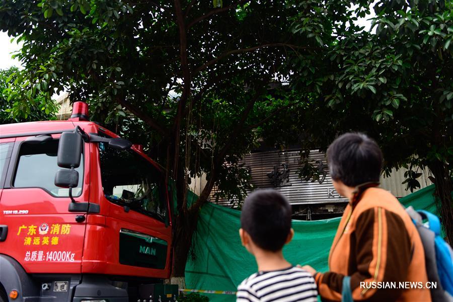 18 человек погибли, пятеро пострадали при пожаре в караоке-баре на юге Китая