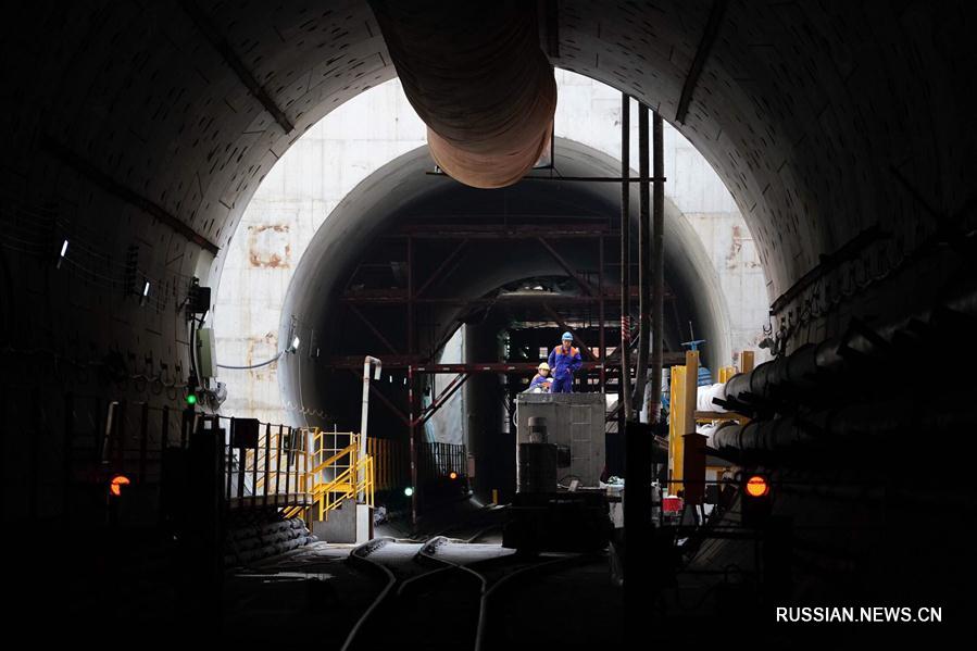 Строители тоннеля "Ванцзин" преодолели сверхопасный участок