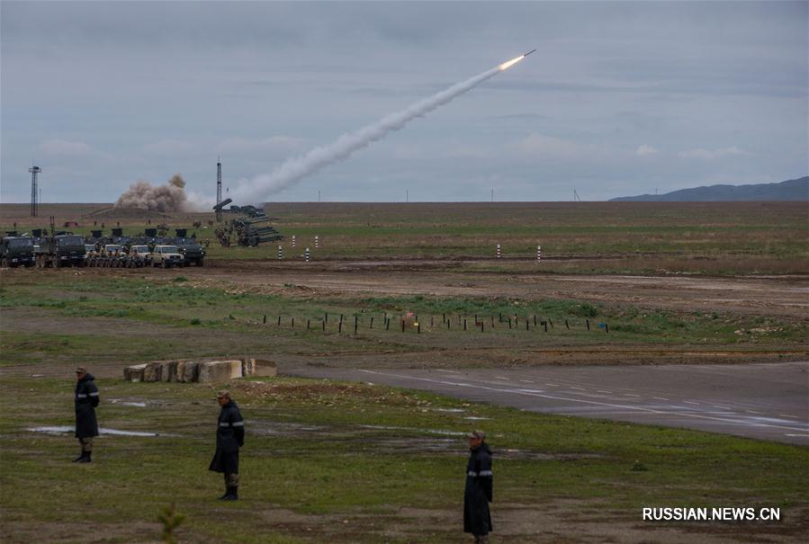 На казахстанской военной базе "Отар" прошла репетиция парада в честь Дня защитника Отечества