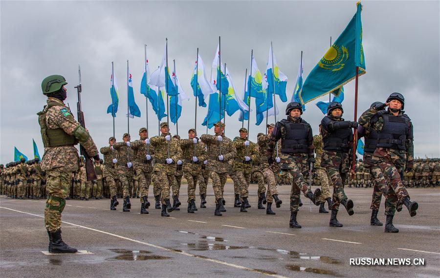 На казахстанской военной базе "Отар" прошла репетиция парада в честь Дня защитника Отечества