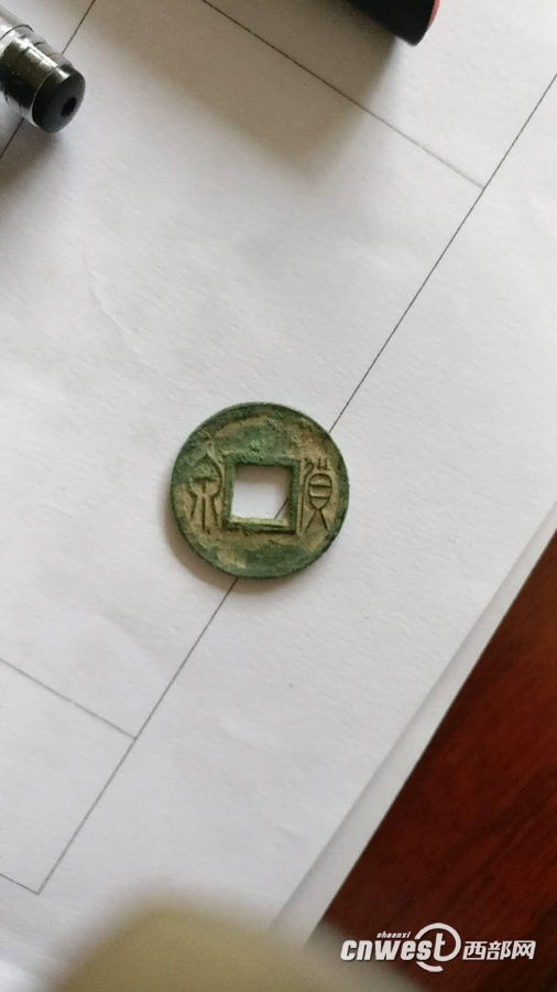 В провинции Шэньси нашли яму с древними монетами возрастом 2000 лет