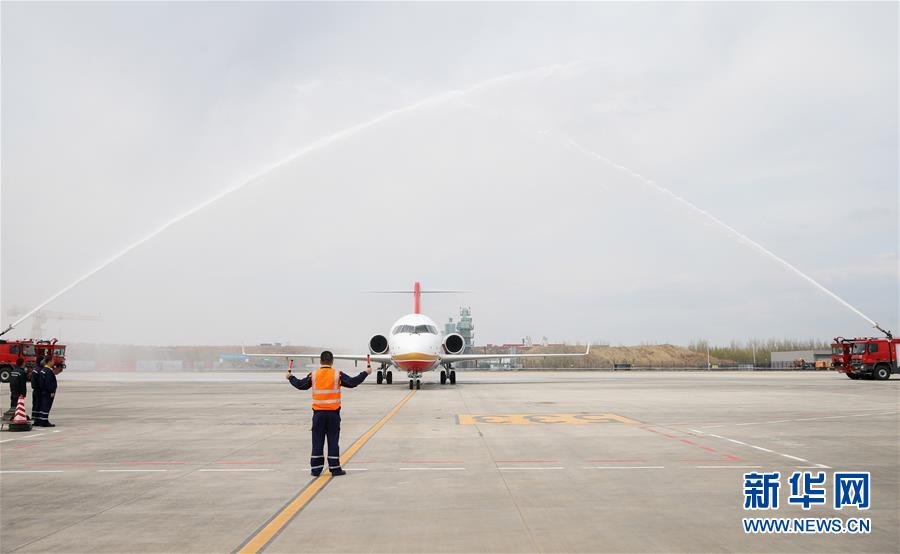 Китайский пассажирский самолет ARJ21 открыл пять авиалиний