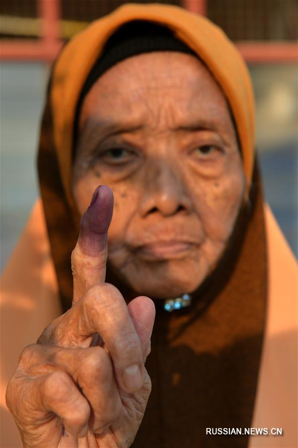 В Малайзии началось голосование на всеобщих выборах
