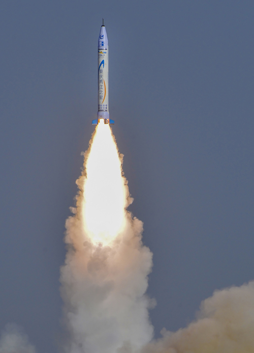 Китай успешно испытал первую коммерческую ракету-носитель