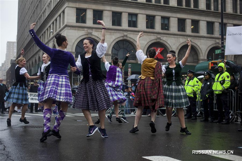 Танцевальный парад в Нью-Йорке