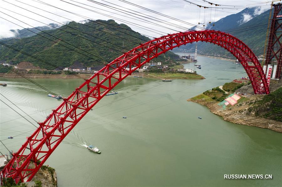 Мост через реки Сянси и Янцзы в провинции Хубэй