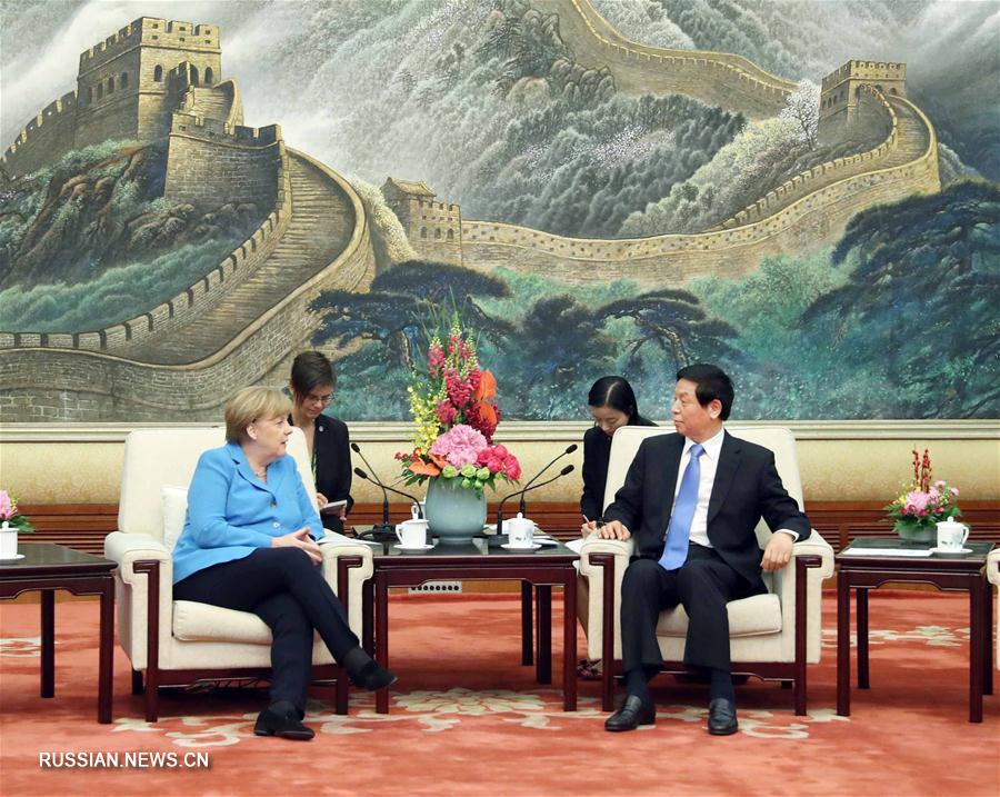 Ли Чжаньшу встретился с канцлером Германии А.Меркель