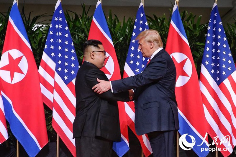 Верховный лидер КНДР и президент США впервые в истории встретились в Сингапуре