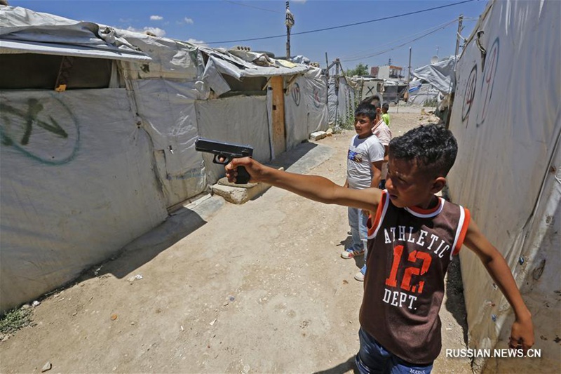 Сирийские беженцы в Ливане: жизнь в палаточных лагерях продолжается