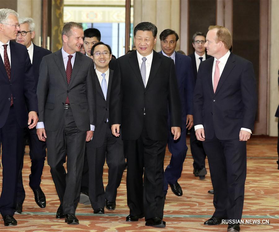 Си Цзиньпин встретился с руководителями известных международных компаний