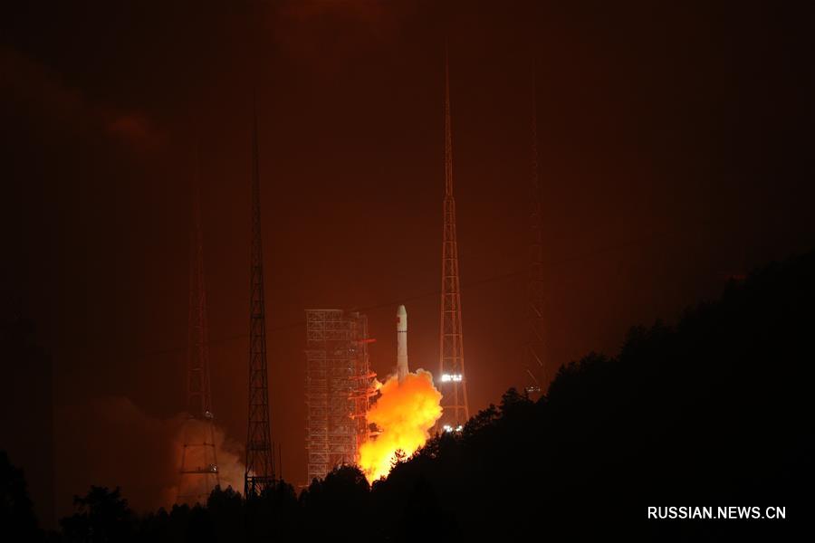 Китай успешно запустил навигационный спутник "Бэйдоу-2"
