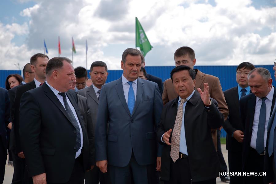 В китайско-белорусском индустриальном парке "Великий камень" открылись строительный городок и отделение "АСБ Беларусбанк"