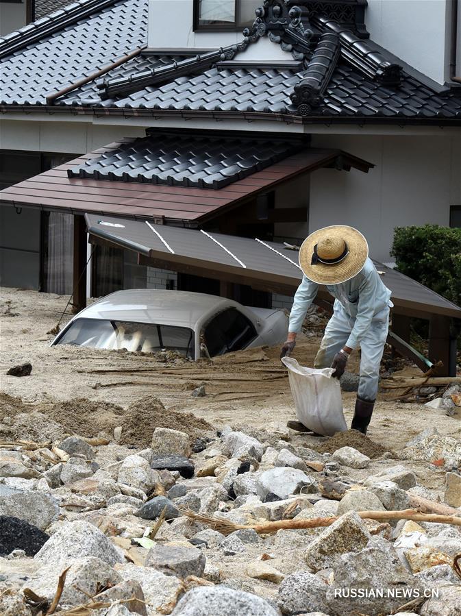 Многие районы Японии страдают от проливных дождей