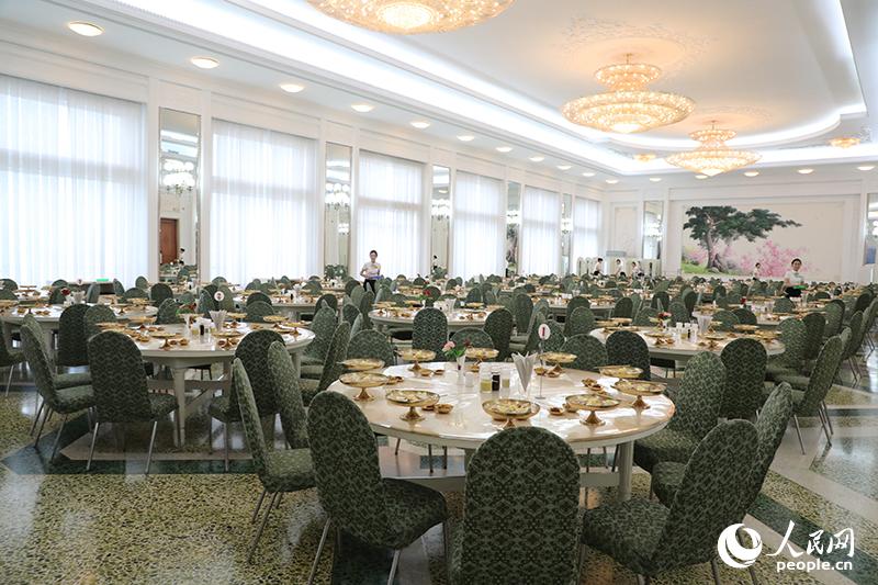 Самый популярный ресторан «холодной лапши» в КНДР