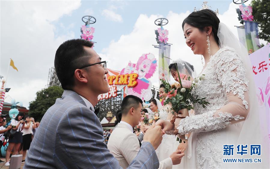 Молодожены в Шанхае отпраздновали свадьбу на американских горках