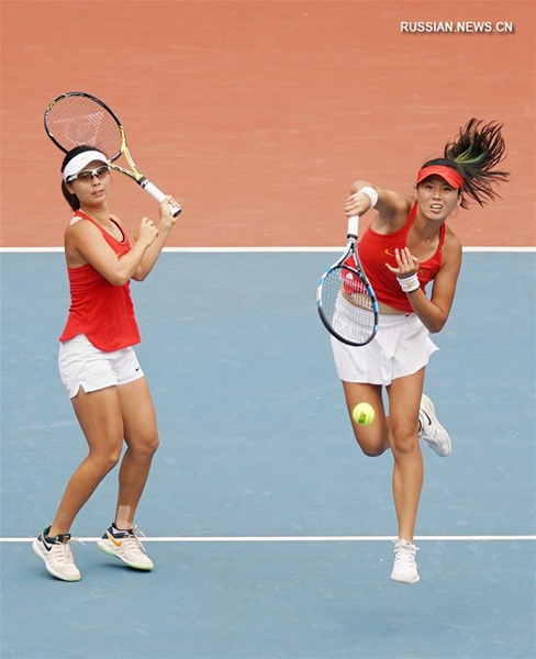 18-е Азиатские игры -- женский парный теннис: китайские спортсменки Сюй Ифань и Ян Чжаосюань заняли первое место