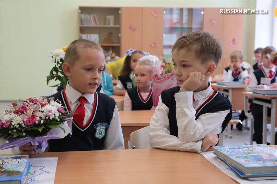 День знаний в одной из школ Ленинградской области