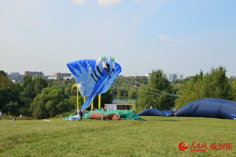 Москвичи встретили осень Фестивалем воздушных змеев