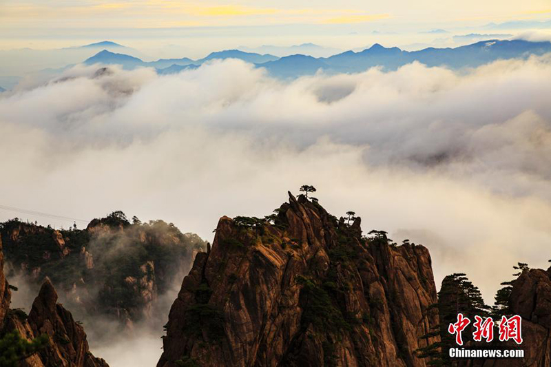 Облака и туманы в горах Хуаншань
