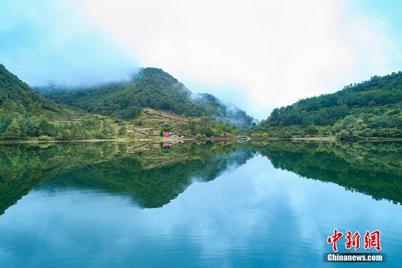 Озерко Цыгэда в провинции Сычуань