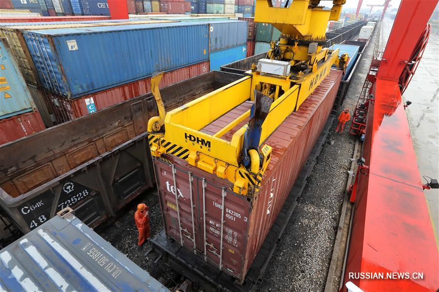 За первые три квартала грузооборот через порт Ляньюньган достиг 177 млн тонн