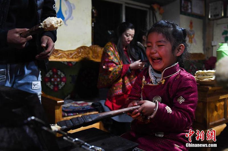 Тибетцы первые встретили Новый год в Китае