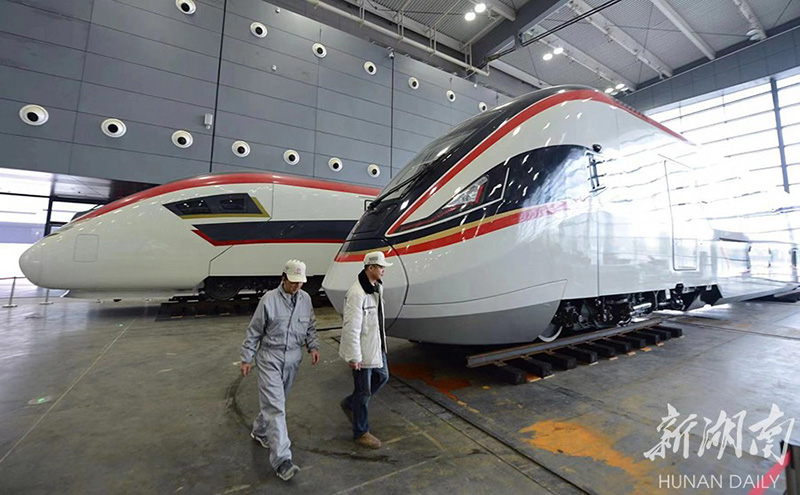 На выставке в Хунани появился двухэтажный высокоскоростной поезд 