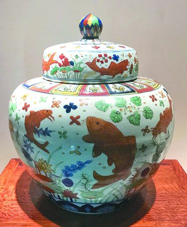 В Гугуне открылась выставка фарфоровых изделий китайских императорских гончарен