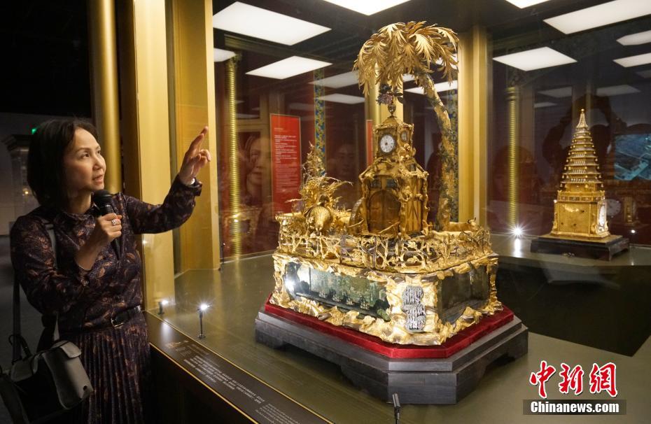 Впервые в Сянгане показаны часы из коллекции Музея Гугун