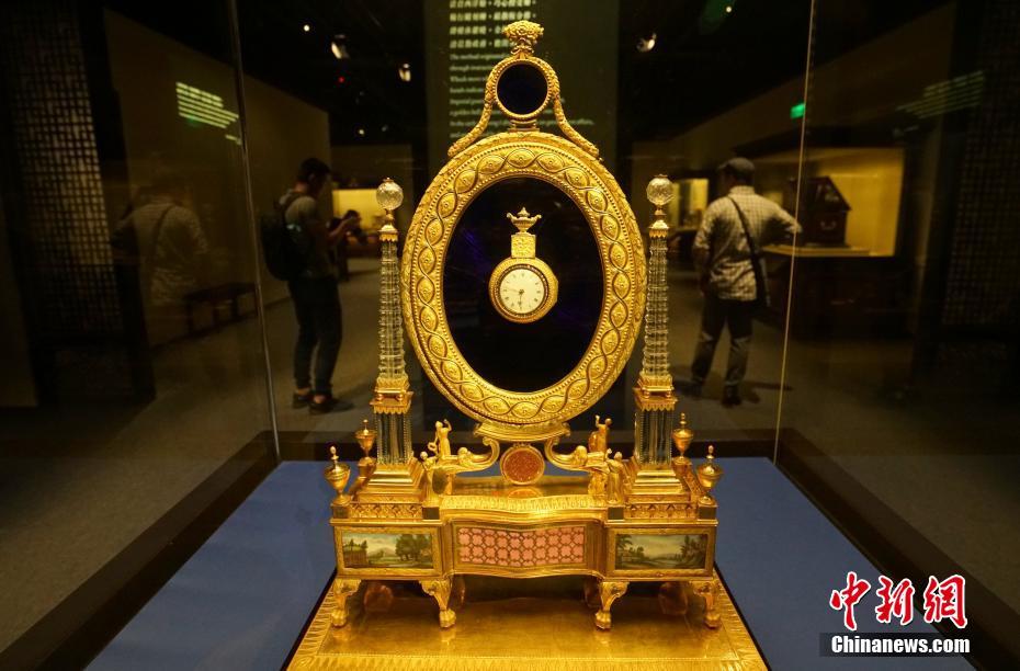 Впервые в Сянгане показаны часы из коллекции Музея Гугун