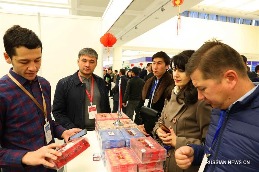 В Ташкенте открылась ежегодная международная выставка товаров из Синьцзяна