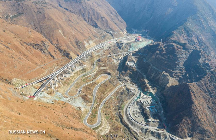 В провинции Сычуань завершено строительство скоростного шоссе Яань -- Кандин