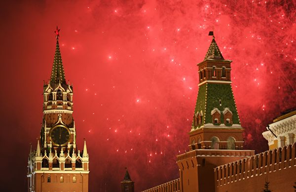 Праздничный салют, посвященный встрече Нового года, в Москве.© РИА Новости / Владимир Астапкович