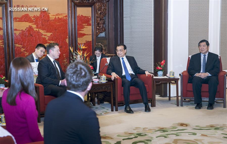 Ли Кэцян встретился с гостями из США