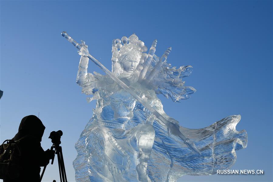 В Харбине закрылся Международный фестиваль ледяных скульптур