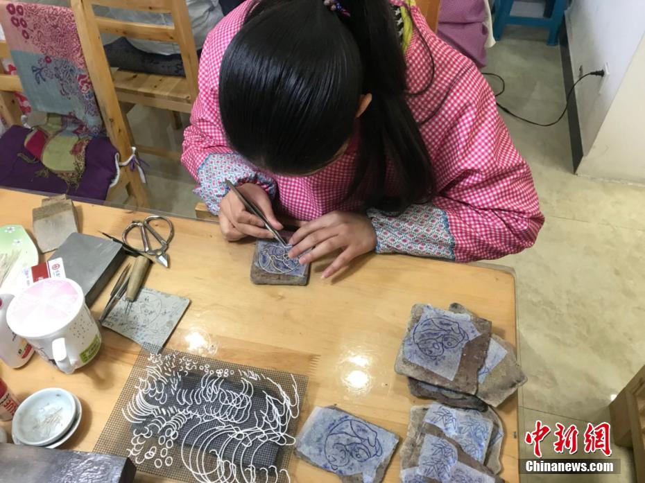 Серебряная филигрань в Чэнду Китая