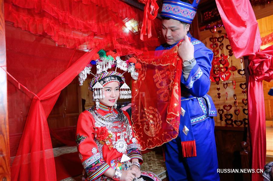 Традиционная мяоская свадьба в провинции Хунань 