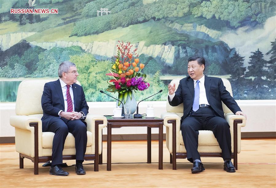 Си Цзиньпин встретился с главой МОК Т. Бахом