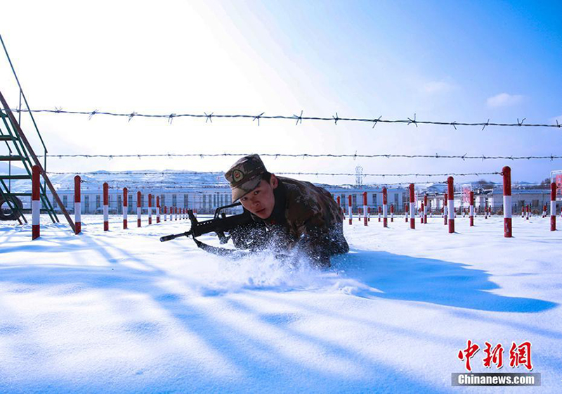 Тренировки китайских солдат на морозе
