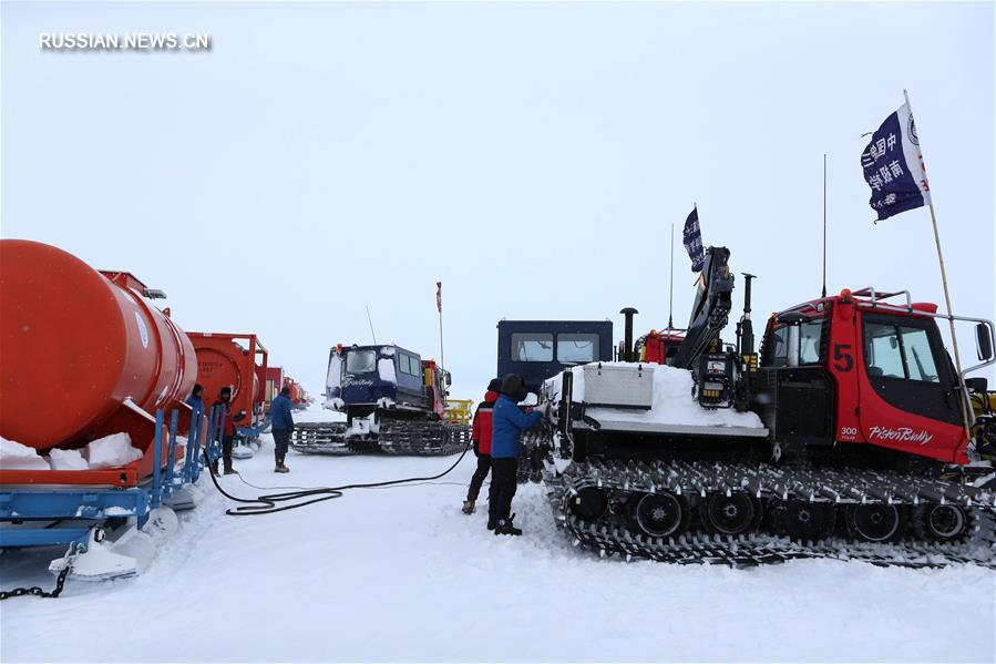Научно-исследовательское судно-ледокол "Сюэлун" прибыло на антарктическую станцию "Чжуншань"