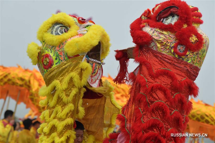"Танцы львов и драконов" в провинции Цзянси