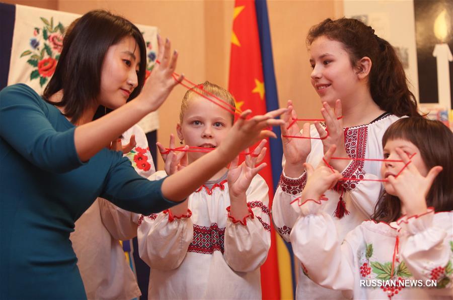 В киевской школе прошел китайско-украинский праздничный концерт 